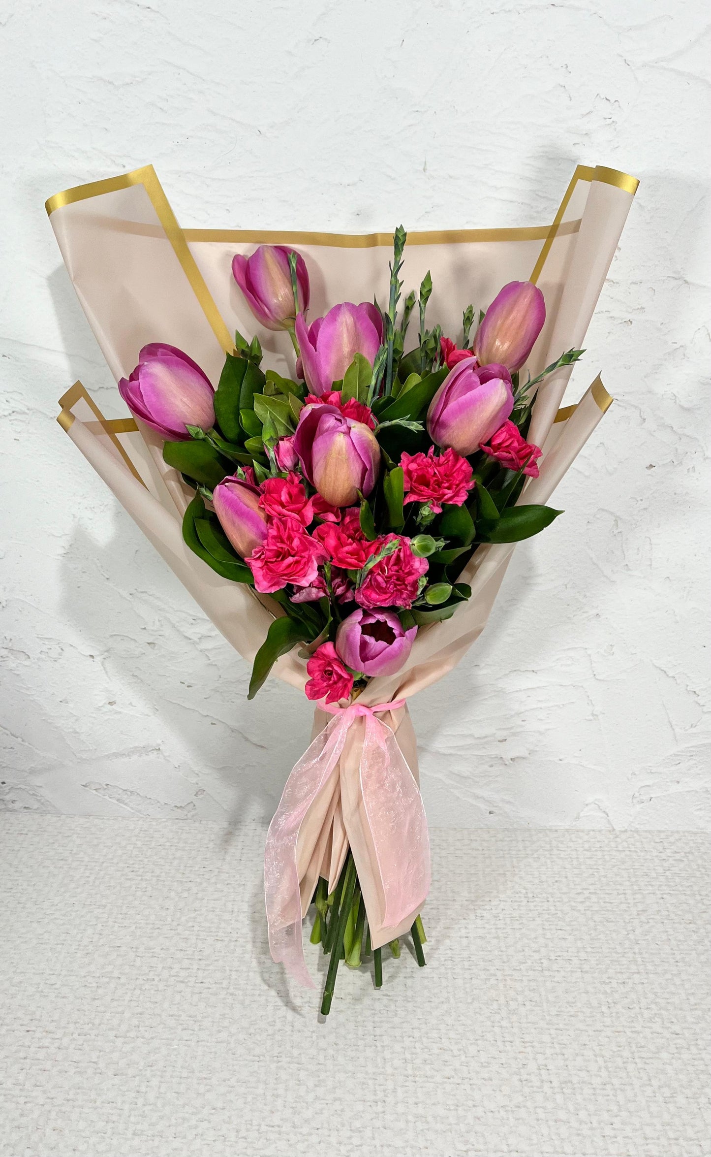 Ramo tulipanes y clavelinas
