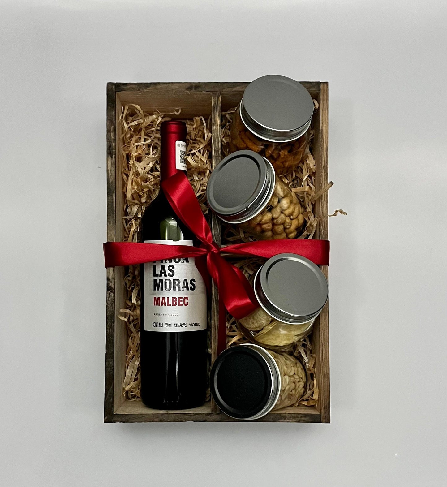 Caja con vino tinto + botana salada