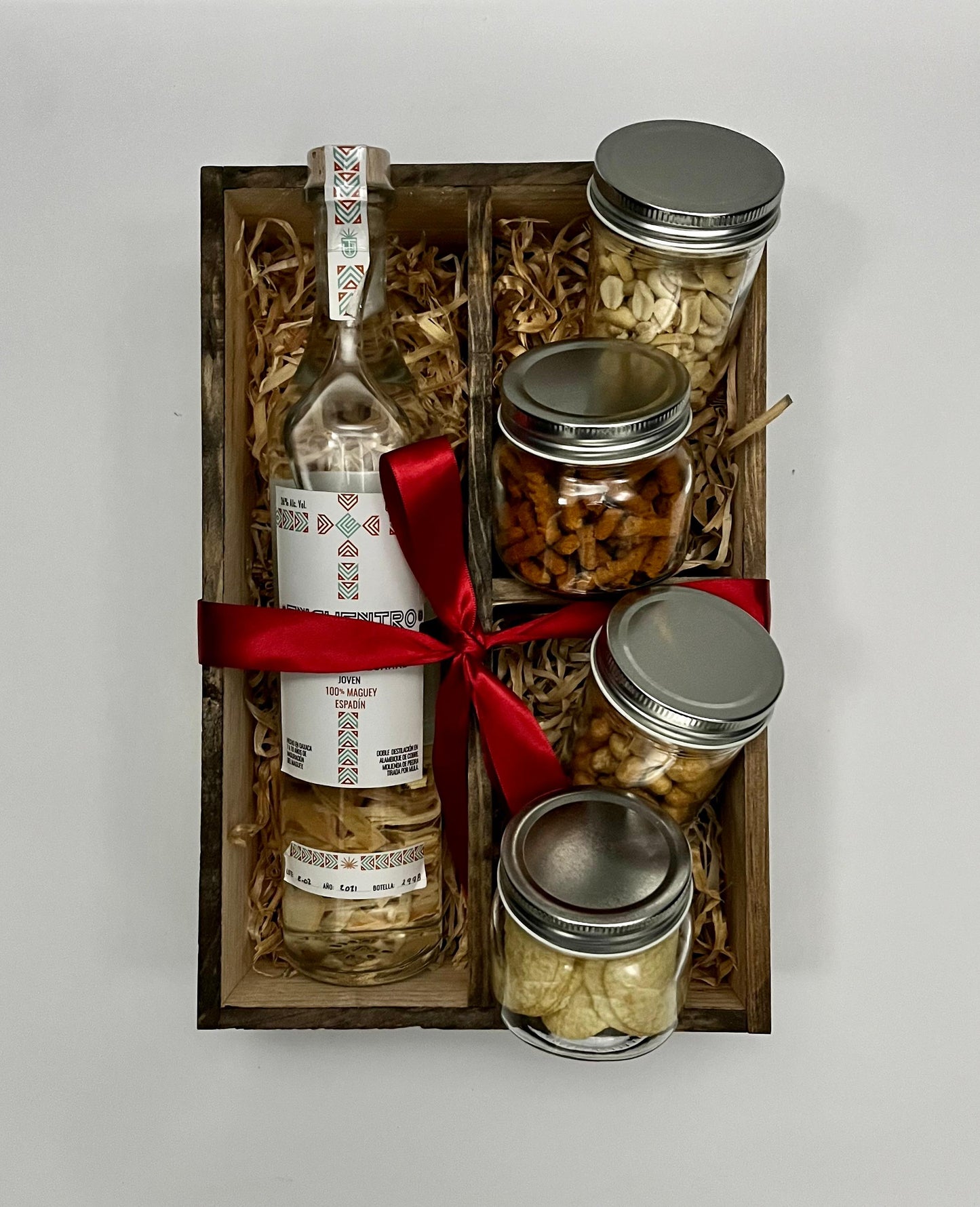 Caja con mezcal + botana saladas