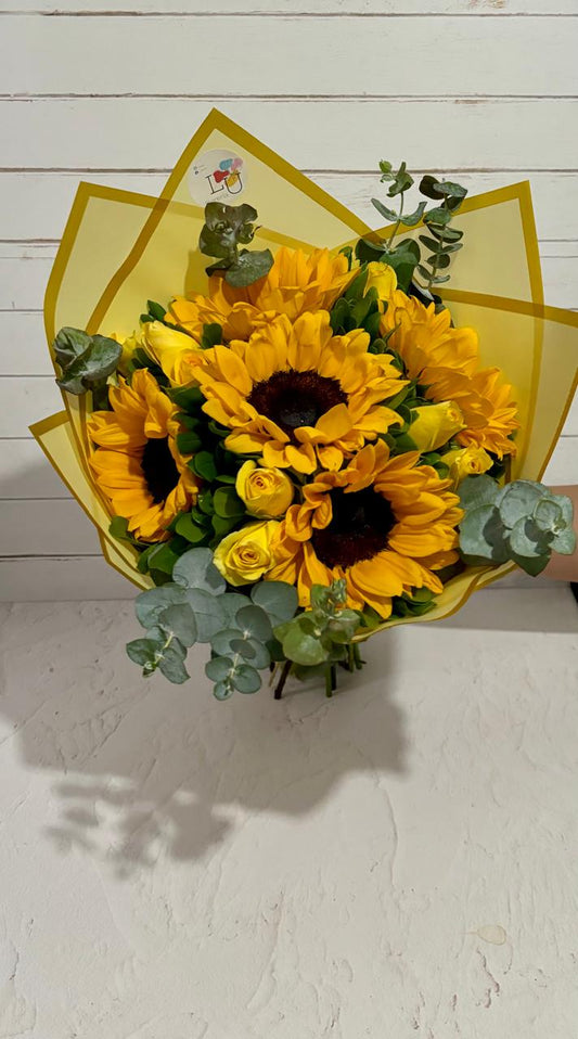 Ramo girasoles rosas amarillas