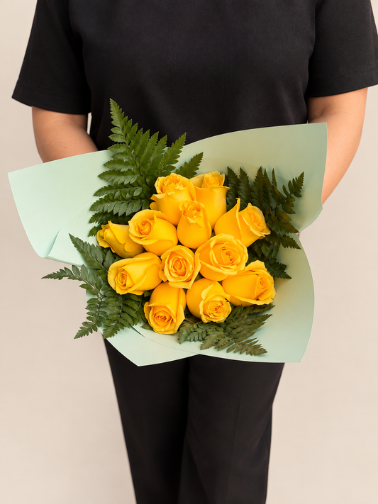 12 Rosas Amarillas Envueltas