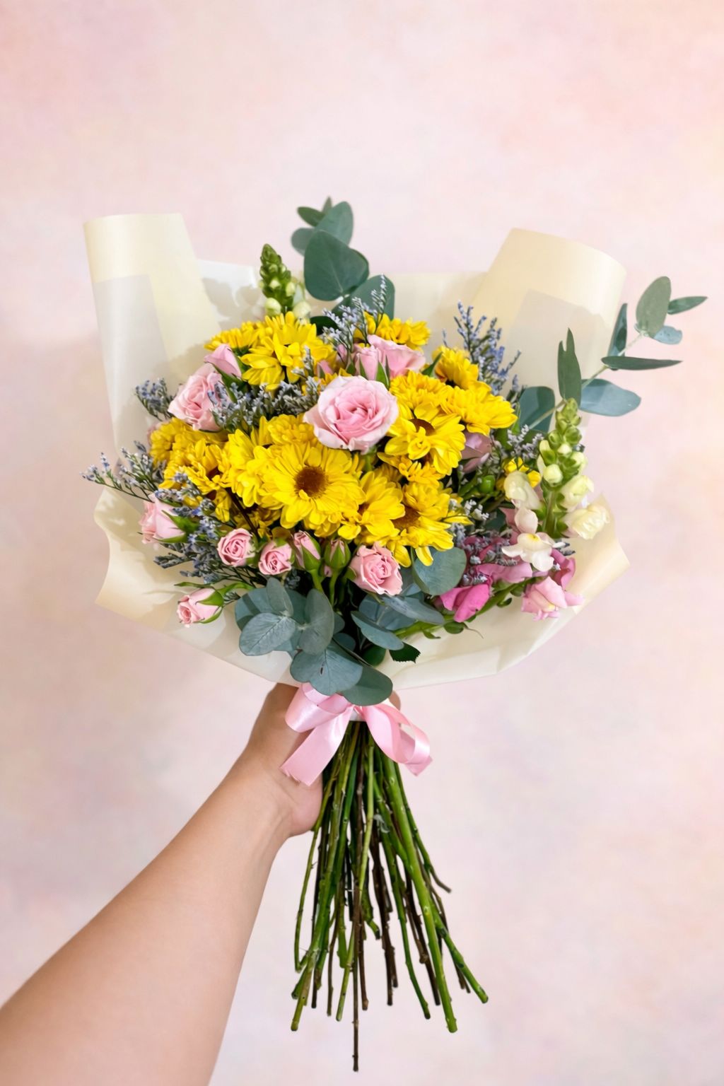 Ramo Sueño Amarillo – Mini Rosas Rosas y Flores Amarillas