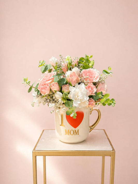 Taza floral “I ❤️ MOM” – Edición Día de las Madres 🌸