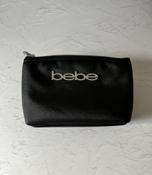 Cosmetiquera Bebe Negra Logo Plata