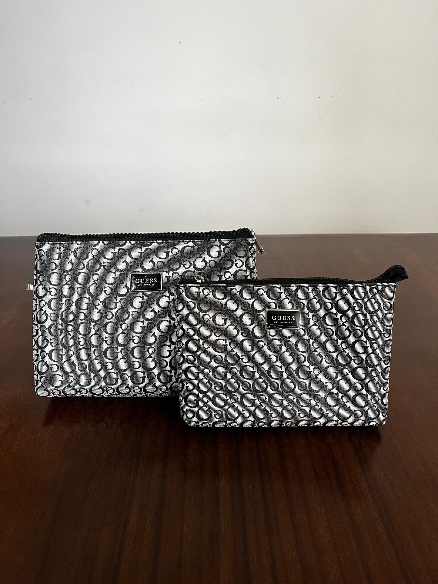 Set 2 Cosmetiqueras Guess Originales